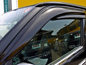 ハイエースバンバン　４ナンバー　ブラック　ＴＲＨ200