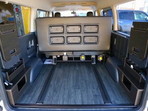 ハイエースワゴンＦＤ－ＢＯＸ　ベッドキット　車中泊　ハイエース　ＲＥＶＯ