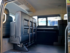 ハイエースワゴンFD-BOX 内装架装　レジャー
