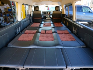 ハイエースワゴンＦＤ－ＢＯＸ　ベッドキット　車中泊　ハイエース　ＲＥＶＯ