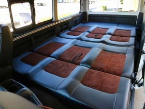 ハイエースワゴンＦＤ－ＢＯＸ　ベッドキット　車中泊　ハイエース　ＲＥＶＯ