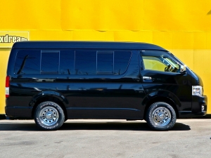 ハイエースワゴンワゴン　ＧＬ　ブラック　１０人乗り　４WD