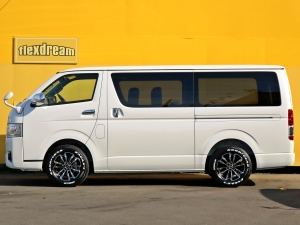 ハイエースバンバン　４ナンバー　パール　ＴＲＨ200