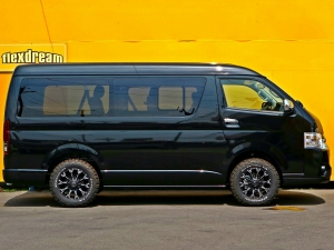 ハイエースワゴンワゴン　ＧＬ　ブラック　１０人乗り