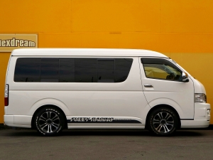 ハイエースワゴンワゴン　GL　１０人乗り　ホワイト