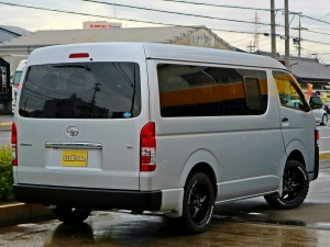 ハイエースワゴンワゴン　GL　１０人乗り　丸目