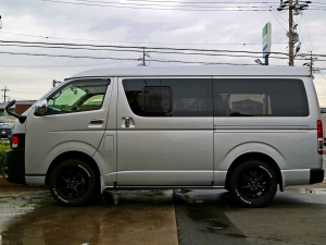 ハイエースワゴンワゴン　GL　１０人乗り　丸目