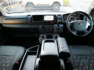 ハイエースバン内装架装　ハイエースバン　２ＷＤ