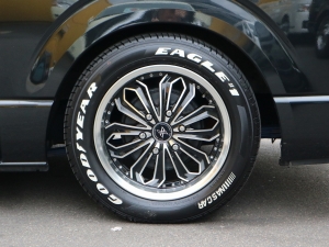 ハイエースバン内装架装　ハイエースバン　２ＷＤ