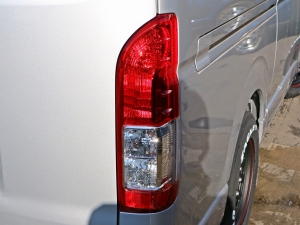 ハイエースバンハイエースバン　４ナンバー　DX　２WD