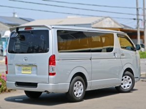 ハイエースバンハイエースバン　４ナンバー　DX　２WD
