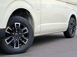 ハイエースバンバン　５速　ＭＴ　キイロ　４ＷＤ　ディーゼル