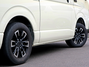 ハイエースバンバン　５速　ＭＴ　キイロ　４ＷＤ　ディーゼル