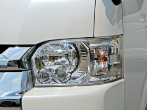 ハイエースワゴンワゴン　GL　１０人乗り　ホワイト　内装架装　ＦＤ－ＢＯＸ