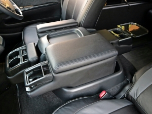 ハイエースワゴンワゴン　GL　１０人乗り　ホワイト　内装架装　ＦＤ－ＢＯＸ