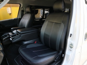 ハイエースワゴンワゴン　GL　１０人乗り　ホワイト　内装架装　ＦＤ－ＢＯＸ