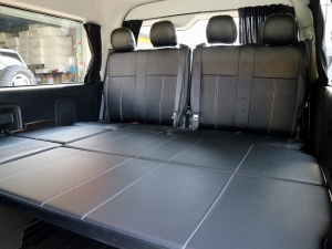 ハイエースワゴンワゴン　GL　１０人乗り　ホワイト　内装架装　ＦＤ－ＢＯＸ