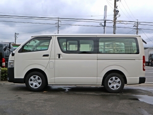 ハイエースバン4ナンバー　ハイエース　バン　DX　２WD