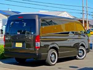 ハイエースワゴンワゴン　１０人　シルバー　GL　２WD　