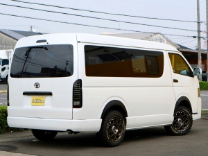 ハイエースワゴンワゴン　10人　FD-BOX　ベッド　車中泊