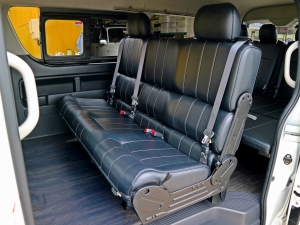 ハイエースワゴンワゴン　10人　FD-BOX　ベッド　車中泊