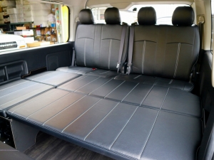 ハイエースワゴンワゴン　10人　FD-BOX　ベッド　車中泊
