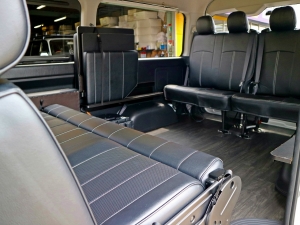 ハイエースワゴンワゴン　10人　FD-BOX　ベッド　車中泊