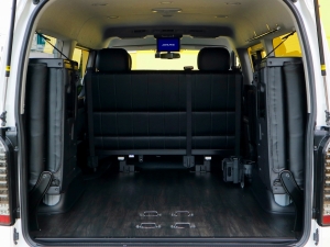 ハイエースワゴンワゴン　10人　FD-BOX　ベッド　車中泊