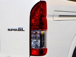 ハイエースバンバン　４ナンバー　ベッド　スーパーＧＬ