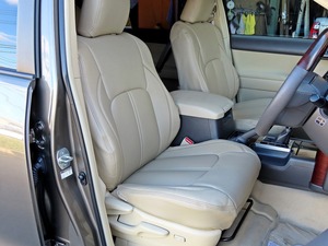 ランクルプラド１５０プラド　中期モデル　ブロンズマイカメタリック　ライノラック