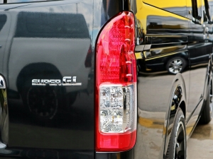 ハイエースバンバン　スーパーGL　2WD　ベッドキット
