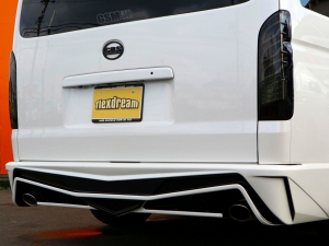 ハイエースワゴンワゴンGL　10人乗り　内装架装　床