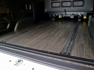 ハイエースワゴンワゴン　内装架装　FD－BOX　シートアレンジ