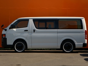 ハイエースバンアウトドア　キャンプ　車中泊　バンライフ　１BOX　ベッド　キャンピングカー