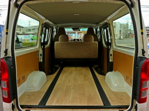 ハイエースバンアウトドア　キャンプ　車中泊　バンライフ　１BOX　ベッド　キャンピングカー