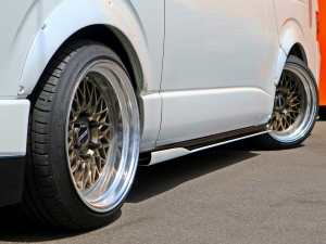ハイエースバンバン　乗用登録　ベッド　エアロ　スティンガー