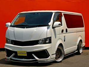 ハイエースバンバン　乗用登録　ベッド　エアロ　スティンガー