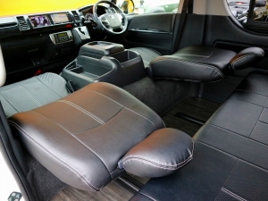 ハイエースワゴンキャンプ　車中泊　アウトドア　レジャー　内装架装