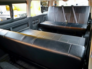 ハイエースワゴンキャンプ　車中泊　アウトドア　レジャー　内装架装