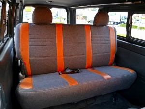 ハイエースバンアウトドア　キャンプ　車中泊　バンライフ　１BOX　ベッド　キャンピングカー