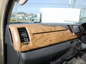 ハイエースバンアウトドア　キャンプ　車中泊　バンライフ　１BOX　ベッド　キャンピングカー