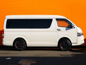 ハイエースワゴンキャンプ　車中泊　アウトドア　レジャー　内装架装