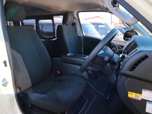 ハイエースバンアウトドア　キャンプ　車中泊　バンライフ　１BOX　ベッド　キャンピングカー