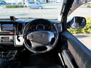 ハイエースワゴンキャンプ　車中泊　アウトドア　レジャー　内装架装
