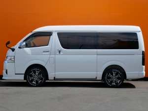 ハイエースワゴンキャンプ　車中泊　アウトドア　レジャー　内装架装