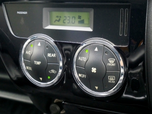 ハイエースワゴンキャンプ　車中泊　アウトドア　レジャー　内装架装