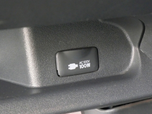 ハイエースワゴンキャンプ　車中泊　アウトドア　レジャー　内装架装