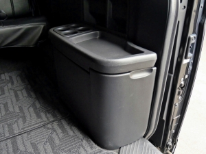 ハイエースワゴンキャンプ　車中泊　アウトドア　レジャー　内装架装