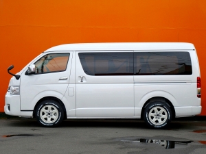 ハイエースワゴン新車コンプリート　ハイエースワゴン２ＷＤ