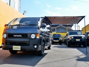 ハイエースバンキャンプ　車中泊　アウトドア　レジャー　内装架装